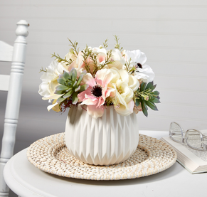 A spring-inspired floral arragement to create at home
