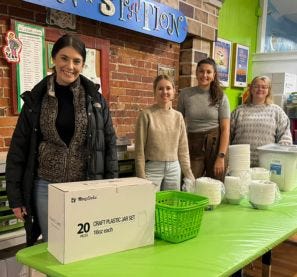 FloraCraft employees volunteer at a local nonprofit during the holiday season